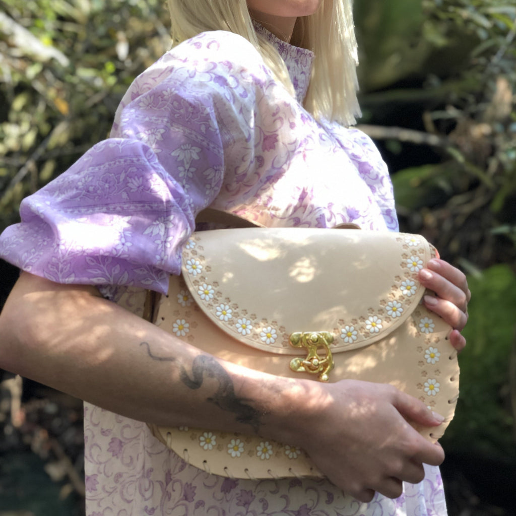 Daisy Folk - Hobo Nude